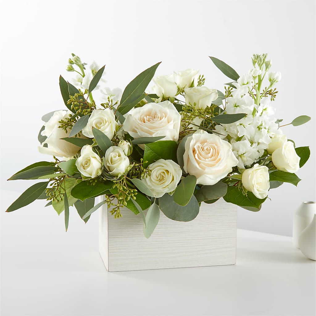 Fresh Linen Box Bouquet – MAIN STREET FLORIST & GIFTS, Ridgefield CT