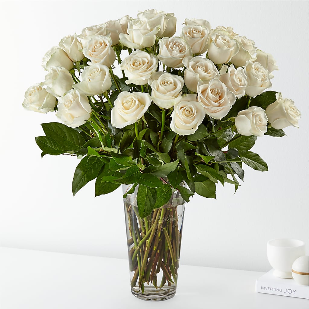 Long Stem White Rose Bouquet – MAIN STREET FLORIST & GIFTS, Ridgefield CT