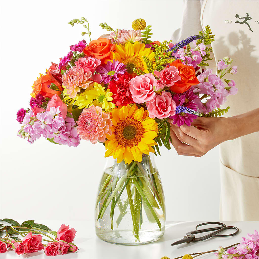 Cue the Confetti - A Florist Original – MAIN STREET FLORIST & GIFTS, Ridgefield CT