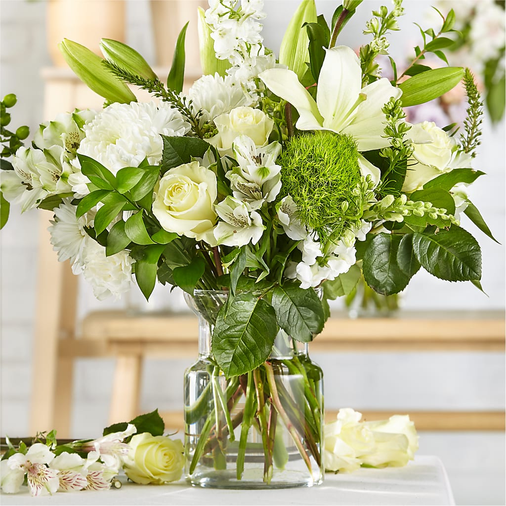 Classic Ivory – A Florist Original – MAIN STREET FLORIST & GIFTS, Ridgefield CT