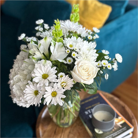 Classic Ivory – A Florist Original – MAIN STREET FLORIST & GIFTS, Ridgefield CT