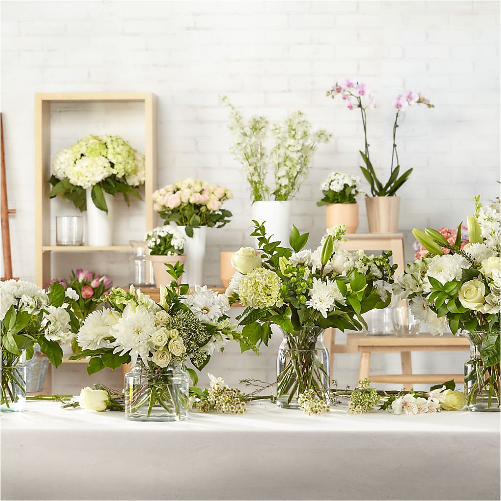 Classic Ivory – A Florist Original – MAIN STREET FLORIST & GIFTS, Ridgefield CT