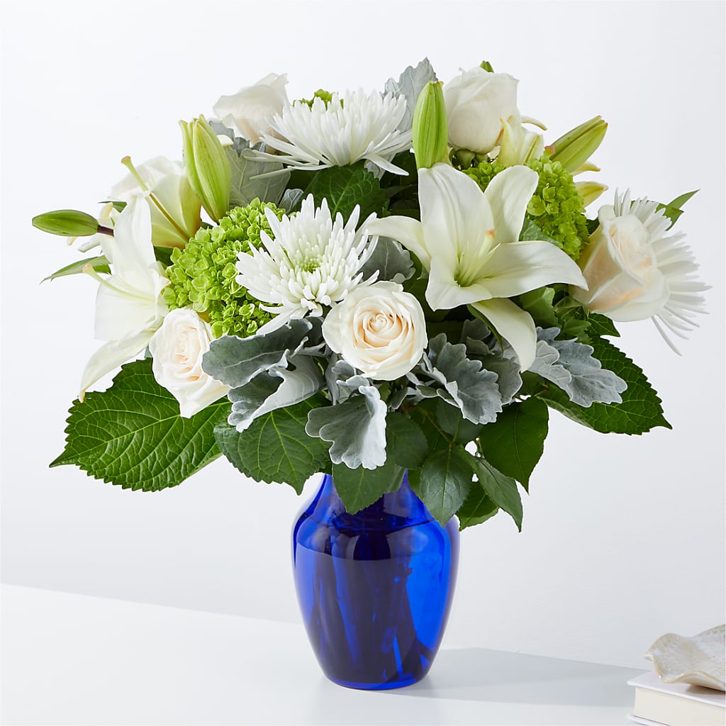Snowy Dreams Bouquet – MAIN STREET FLORIST & GIFTS, Ridgefield CT