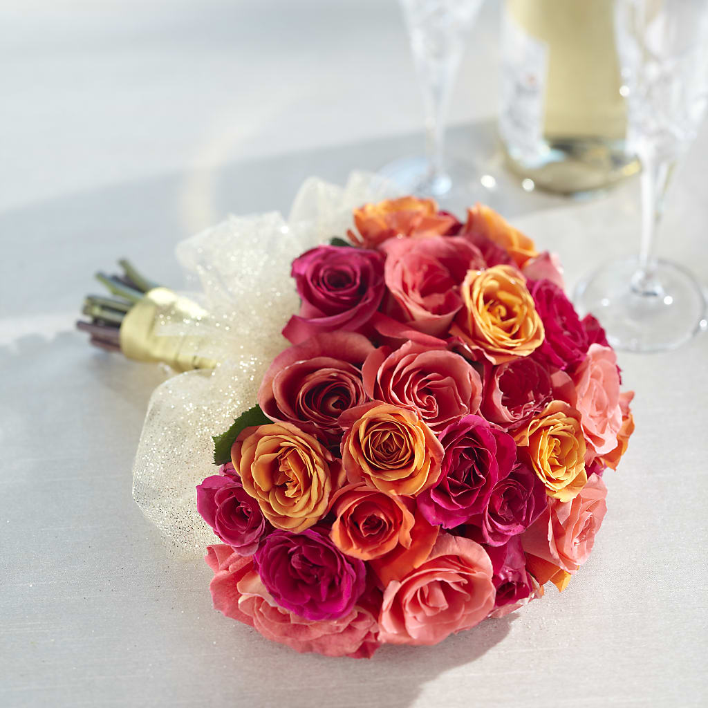 Sweet Roses Bouquet – MAIN STREET FLORIST & GIFTS, Ridgefield CT