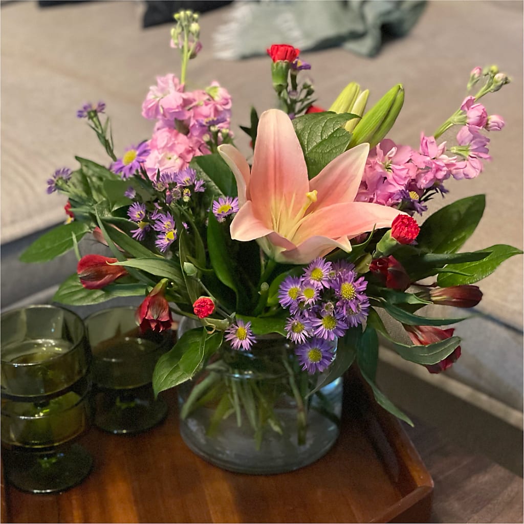Romantique Bouquet – MAIN STREET FLORIST & GIFTS, Ridgefield CT