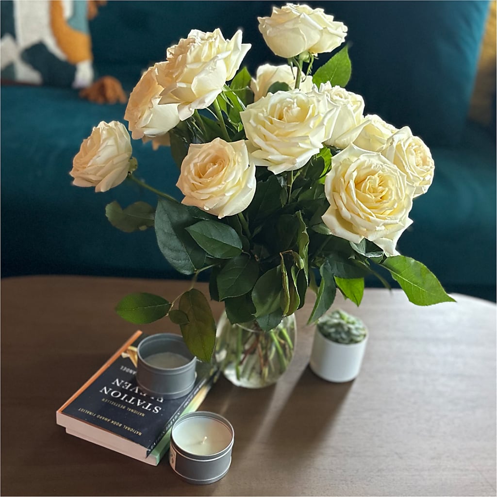 Long Stem Yellow Rose Bouquet – MAIN STREET FLORIST & GIFTS, Ridgefield CT