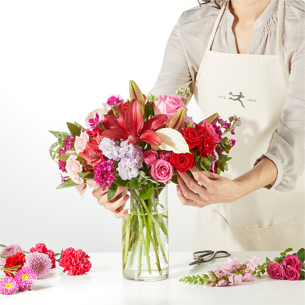 Swooning Over You - A Luxury Florist Original – MAIN STREET FLORIST & GIFTS, Ridgefield CT