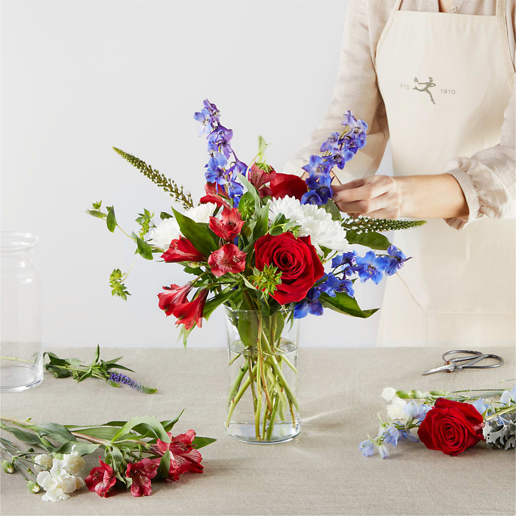 Star Spangled - A Florist Original – MAIN STREET FLORIST & GIFTS, Ridgefield CT