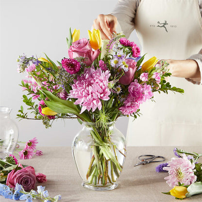 Pastel Tradition - A Florist Original – MAIN STREET FLORIST & GIFTS, Ridgefield CT