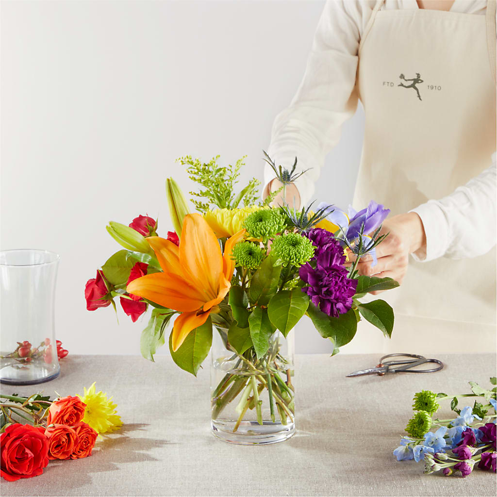Summer Spectra - A Florist Original – MAIN STREET FLORIST & GIFTS, Ridgefield CT