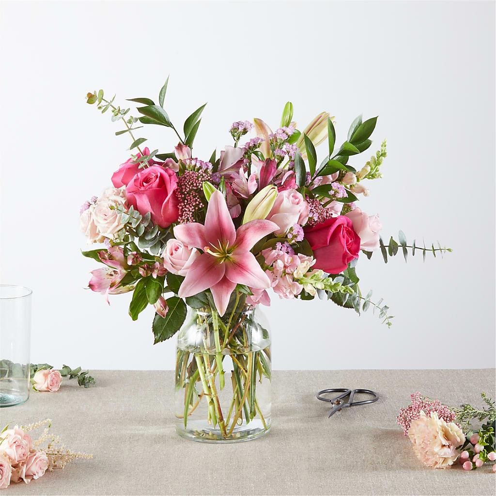 Pink Ribbon - A Florist Original – MAIN STREET FLORIST & GIFTS, Ridgefield CT