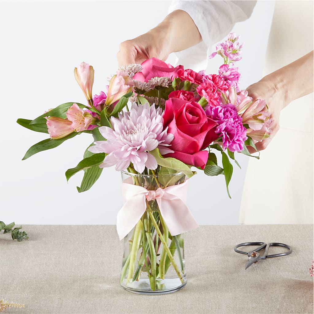 Pink Ribbon - A Florist Original – MAIN STREET FLORIST & GIFTS, Ridgefield CT
