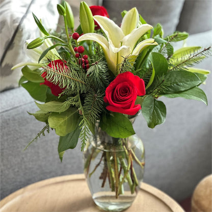 Sparkling Snowflakes Bouquet – MAIN STREET FLORIST & GIFTS, Ridgefield CT