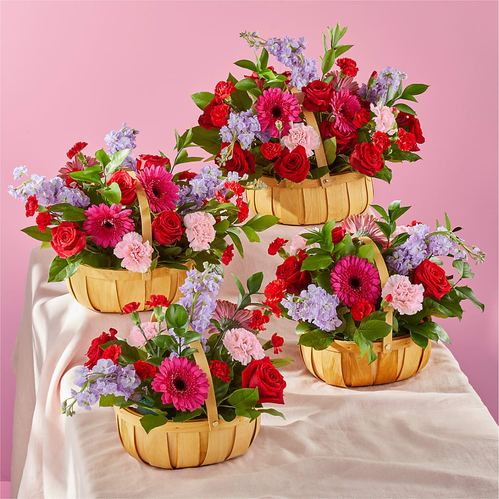 Pink Picnic Basket – MAIN STREET FLORIST & GIFTS, Ridgefield CT