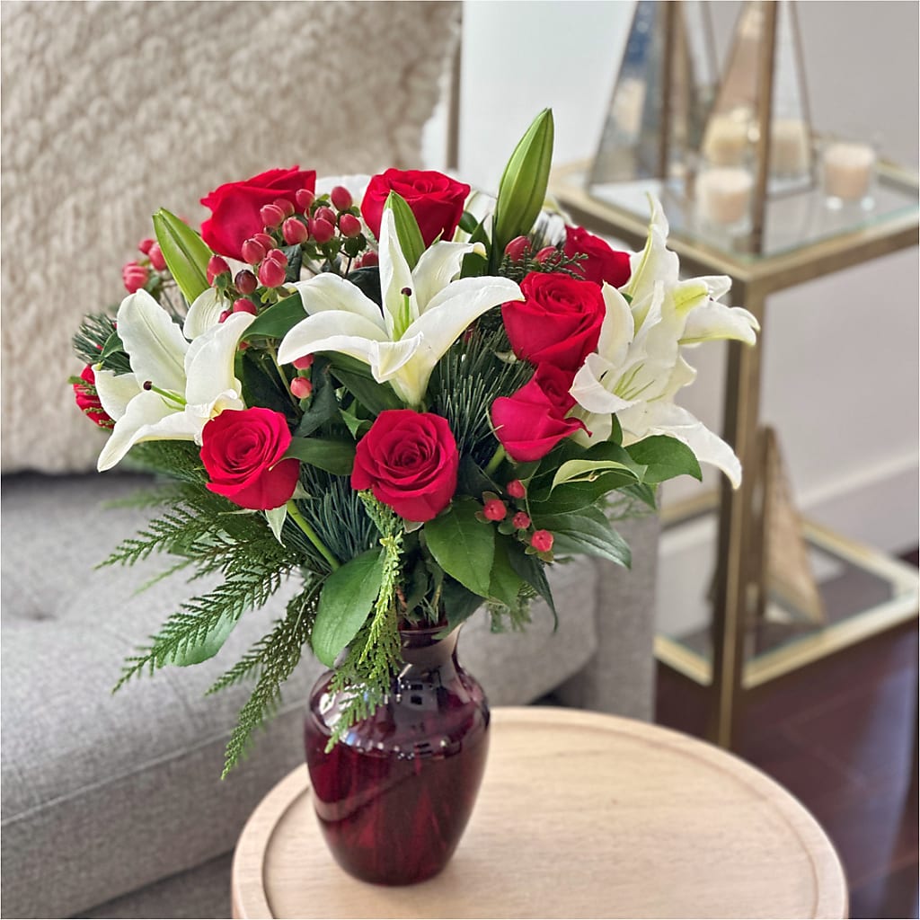 Evergreen Delight Bouquet – MAIN STREET FLORIST & GIFTS, Ridgefield CT