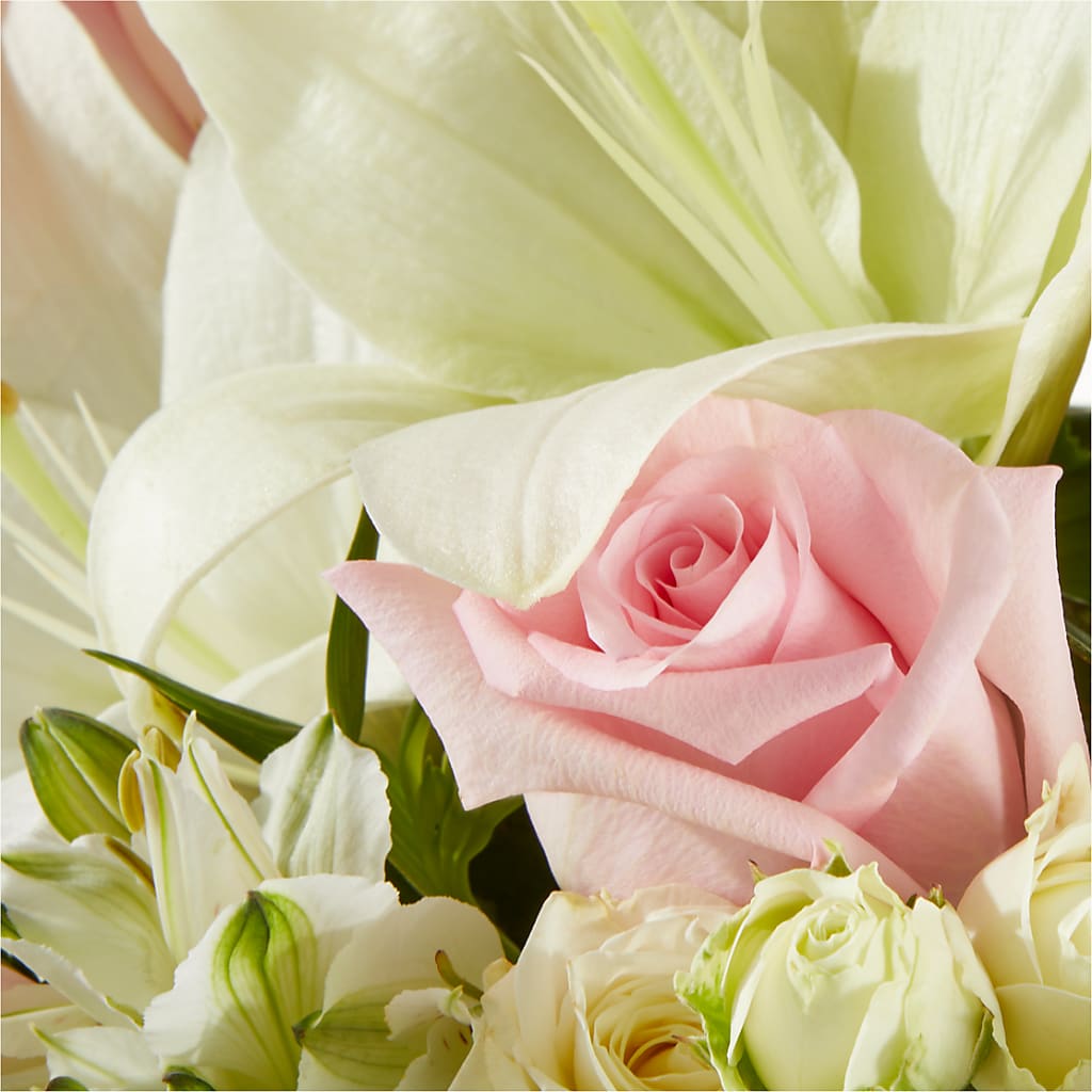 Kindhearted Bouquet – MAIN STREET FLORIST & GIFTS, Ridgefield CT