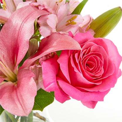 Lots of Love Bouquet – MAIN STREET FLORIST & GIFTS, Ridgefield CT
