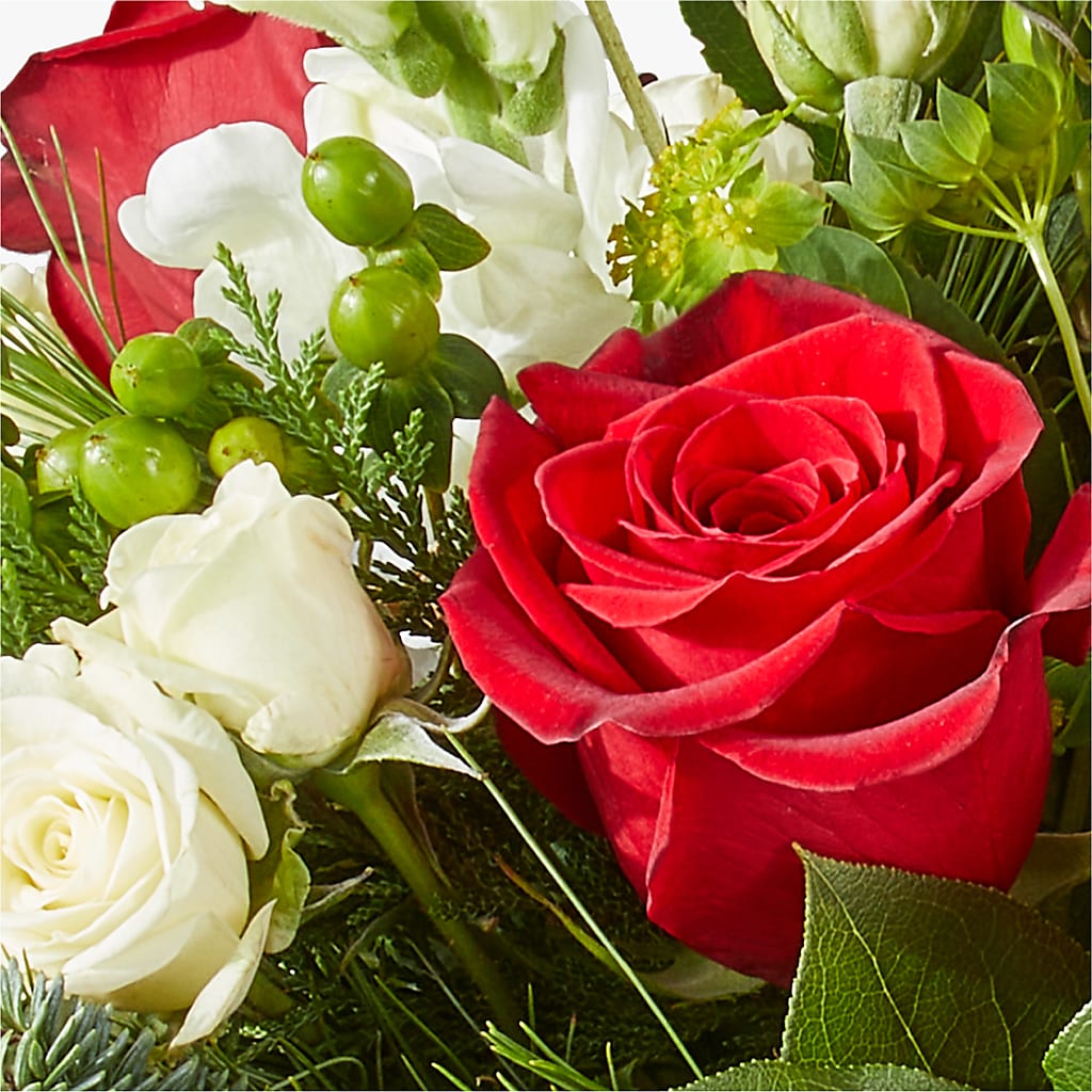 Deck the Halls Bouquet – MAIN STREET FLORIST & GIFTS, Ridgefield CT