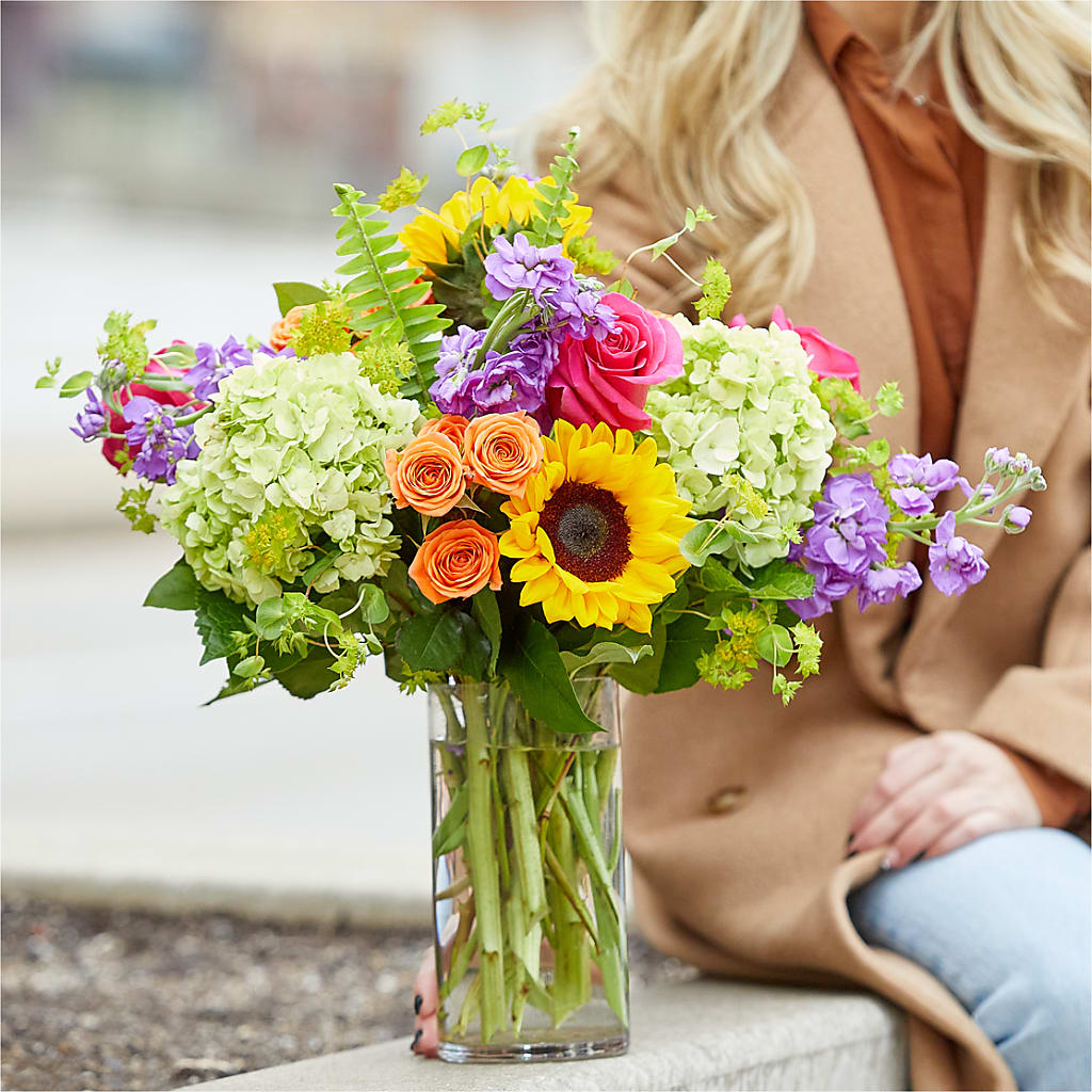 Vibrant Greetings Bouquet – MAIN STREET FLORIST & GIFTS, Ridgefield CT